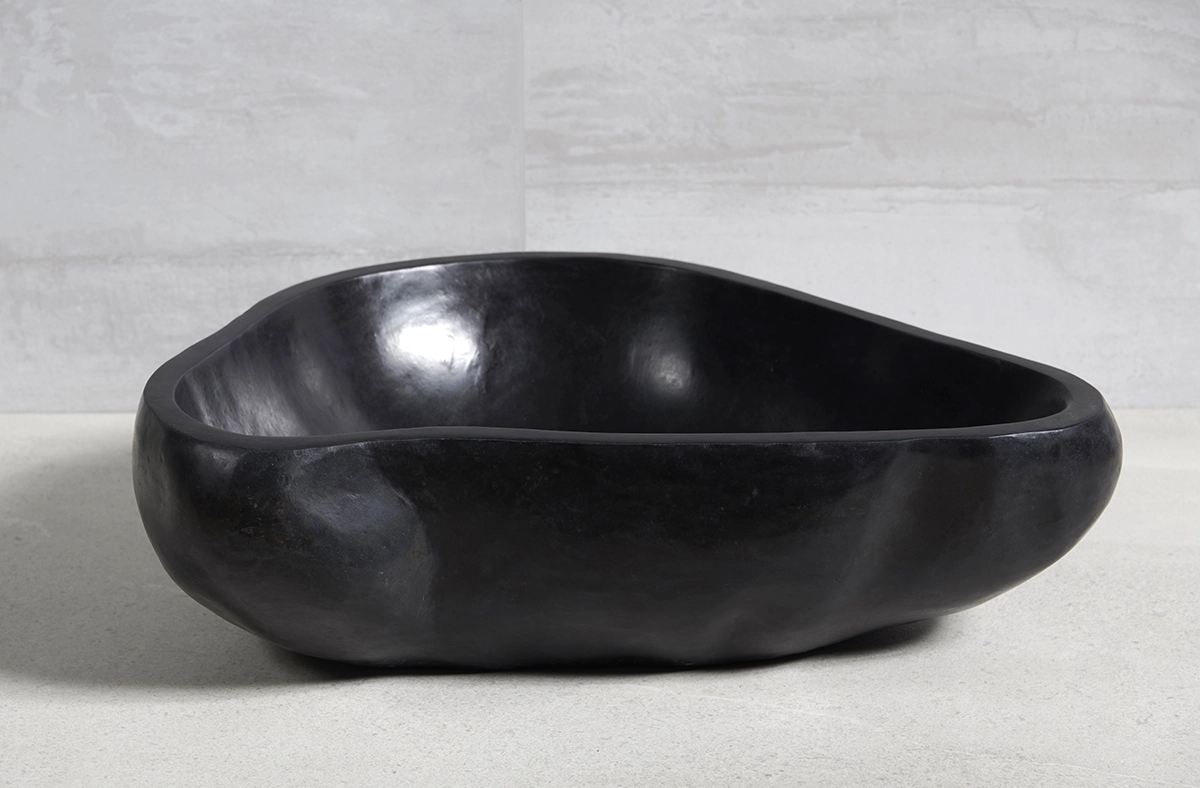 раковина из речного камня 57x42x15