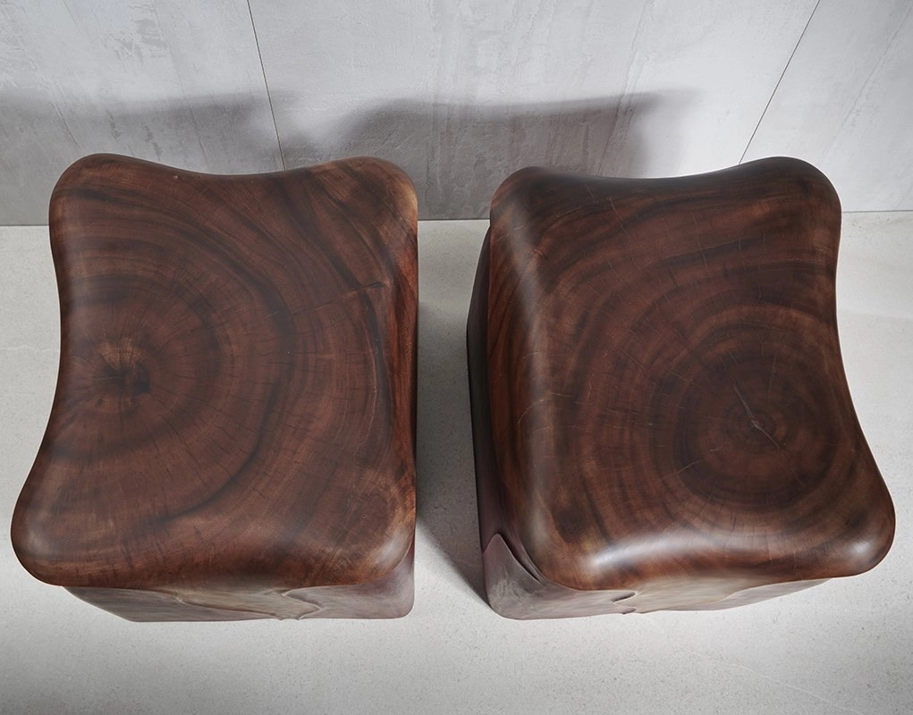 Табурет из массива дерева APPLE Stool Suar Red 44х37х42