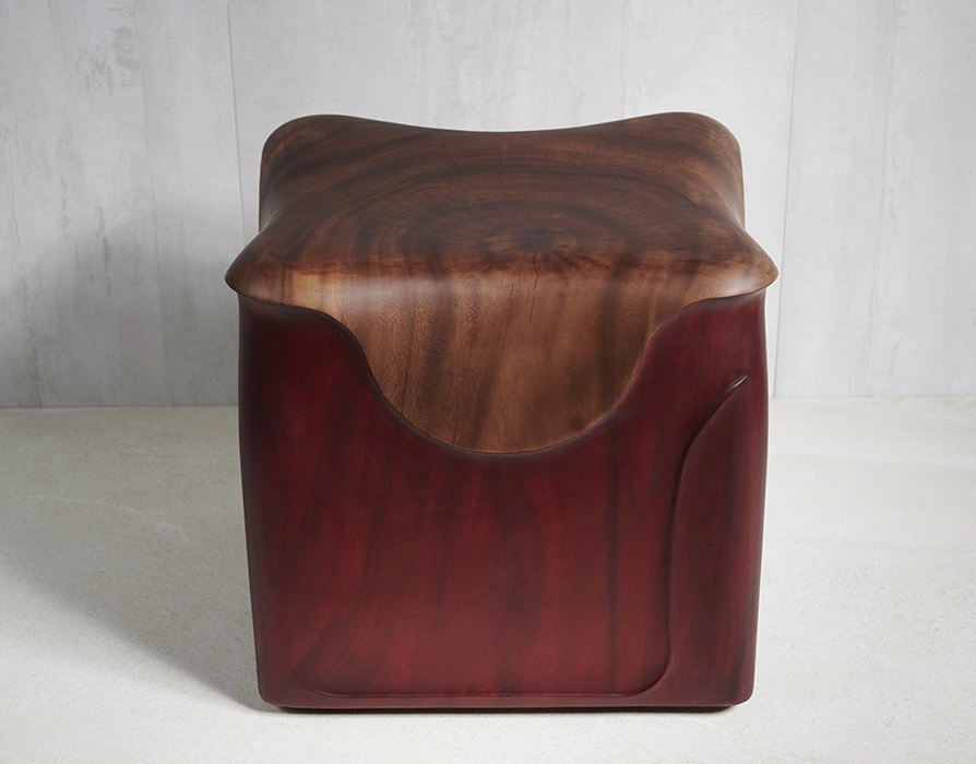 Табурет из массива дерева APPLE Stool Suar Red 44х37х42