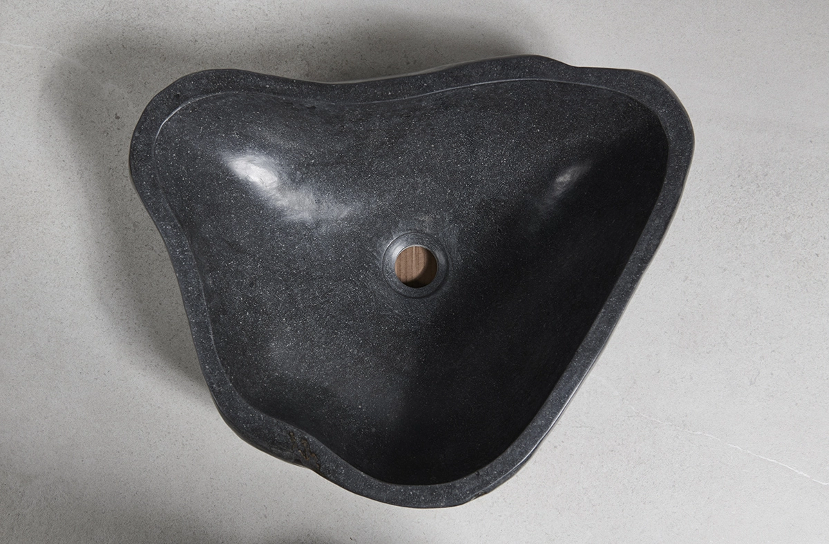 раковина из речного камня 51x40x15