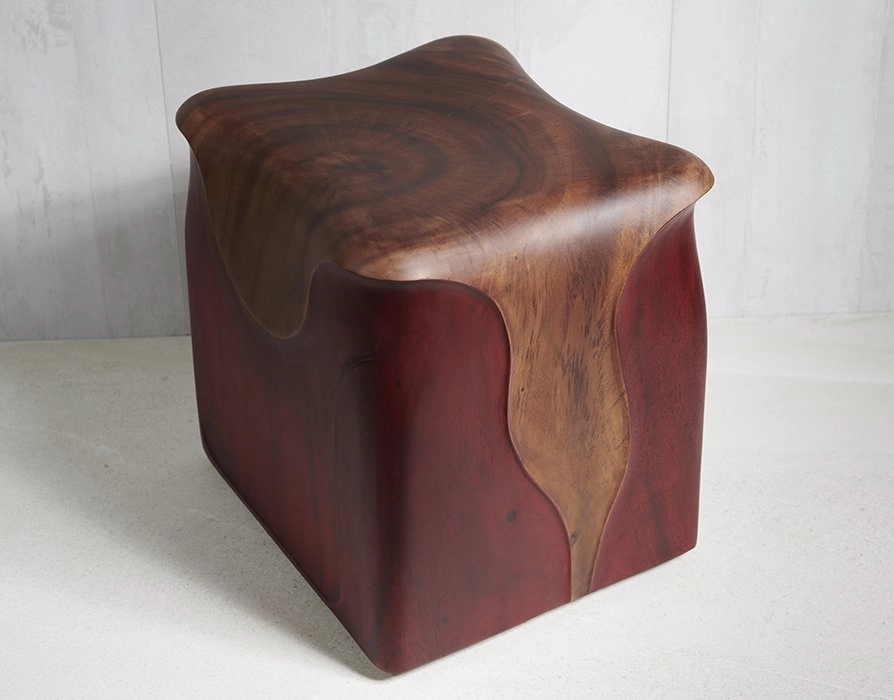 Табурет из массива дерева APPLE Stool Suar Red 44х37х42