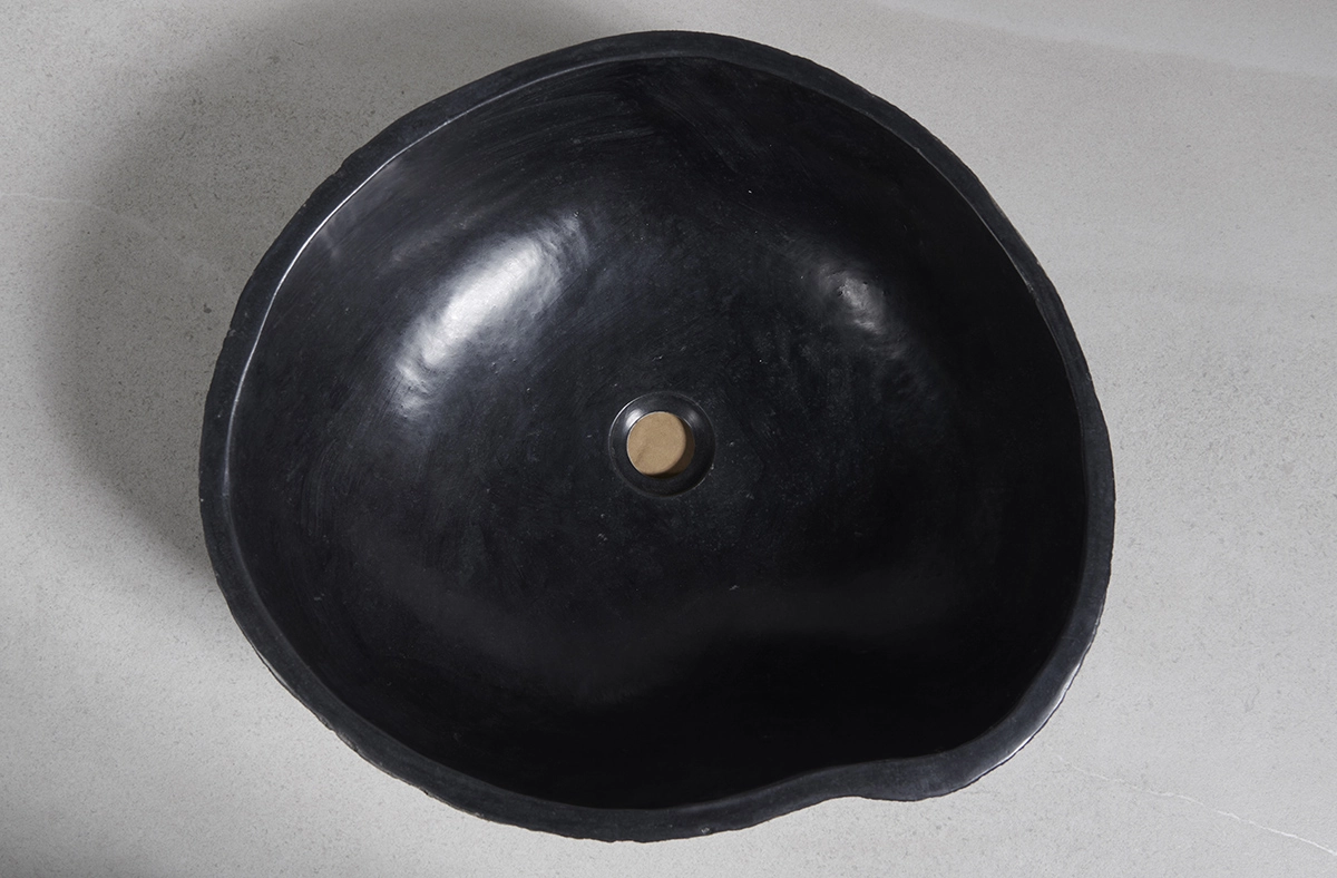 раковина из речного камня 49x44x15