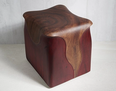 Табурет из массива дерева APPLE Stool Suar Red 44х37х42